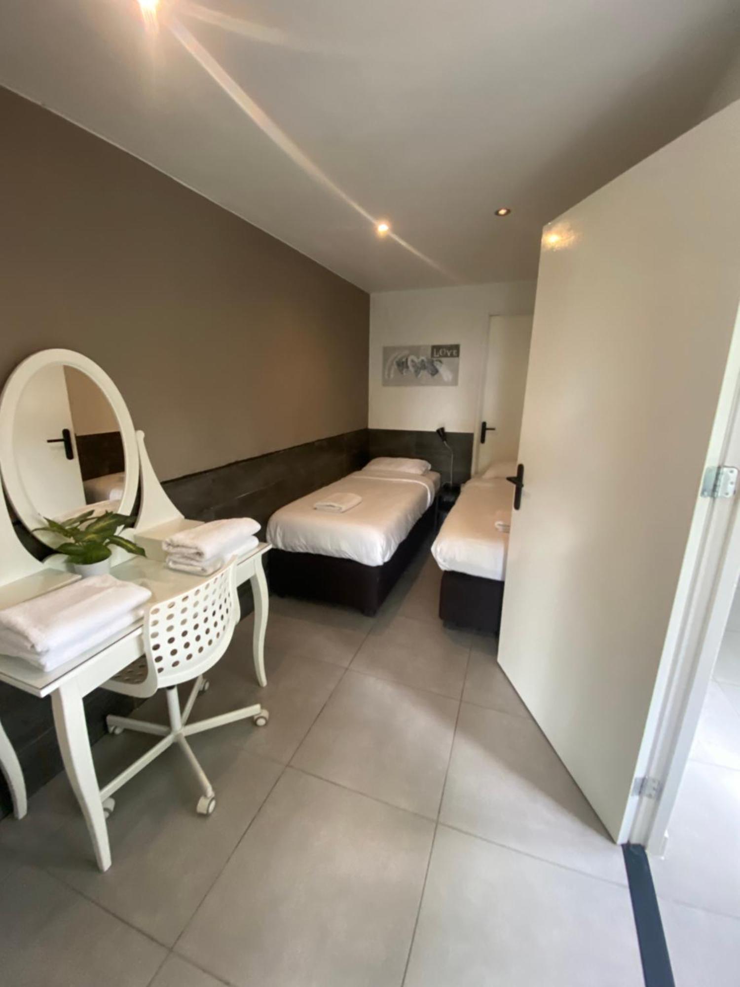 Bungalow Haarlem Amsterdam With Jacuzzi Vijfhuizen 外观 照片
